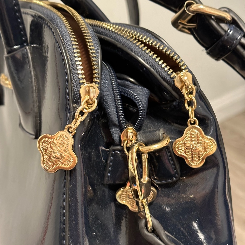 Matthew Cox| Oversized Shiny Navy Leatherette Bag - Picture 11 of 12